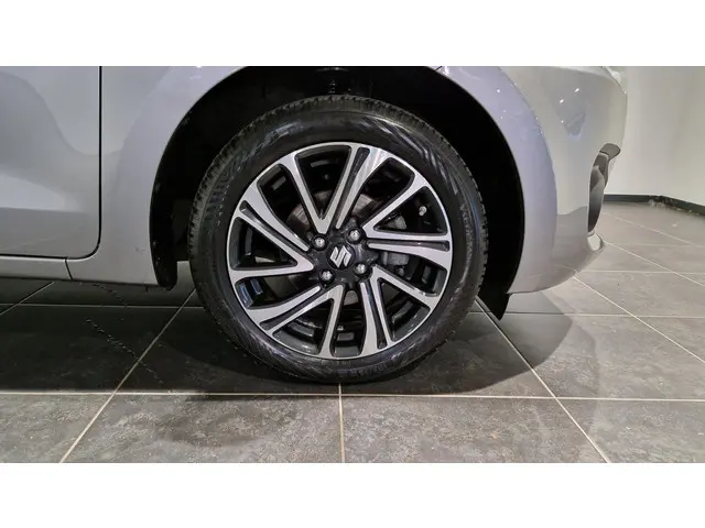 Suzuki Swift 1.2 Style Smart Hybrid 2023 Benzine 6