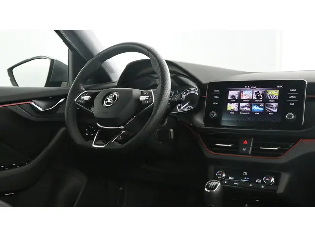 Škoda Scala 1.0 TSI 110pk Sport Business 2023 Benzine 18