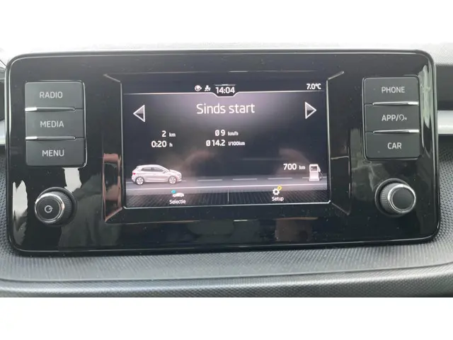 Škoda Fabia 1.0 MPI Ambition 2023 Benzine 25