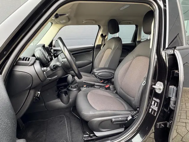 MINI Cooper Mini 1.5 / Navi / Cruise / Nap 2017 Benzine 6