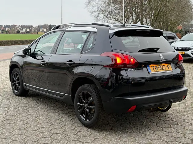 Peugeot 2008 1.2 PureTech Blue Lion 2018 Benzine 8