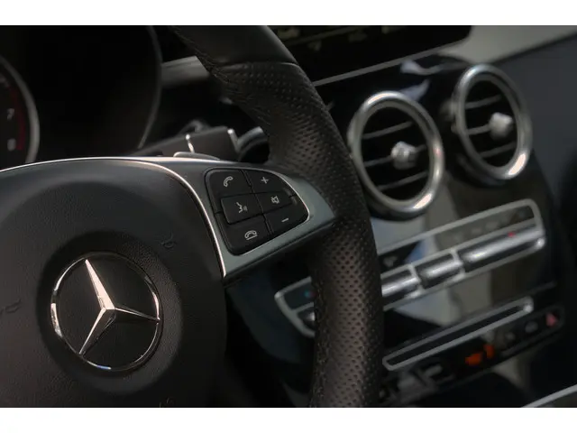 Mercedes-Benz GLC GLC 300 4M AMG line 2018 Benzine 39