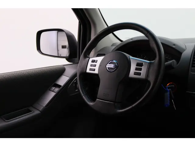 Nissan Navara 2.5 dCi SE King Cab 2014 Diesel 24