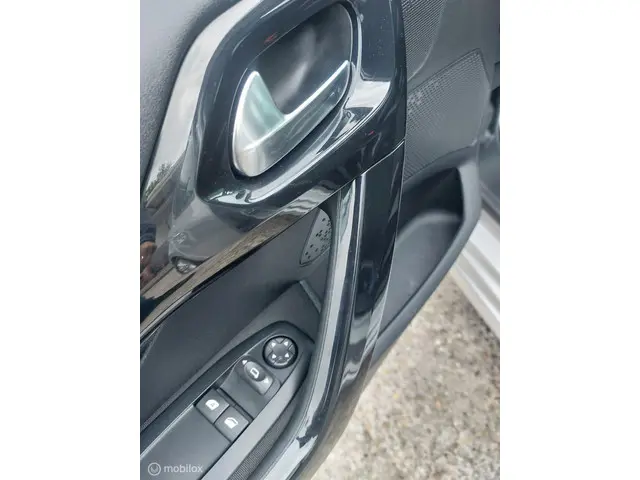 Peugeot 208 1.2 PureTech Active 2016 Benzine 20