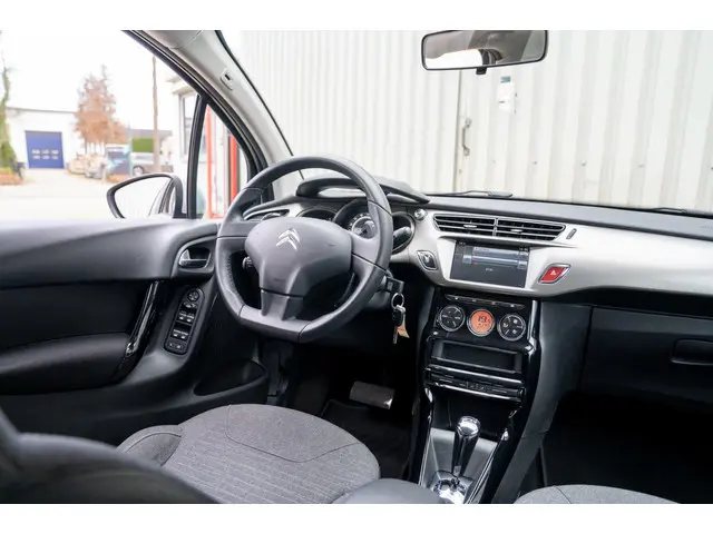 Citroën C3 1.2 PureTech Selection 2017 Benzine 27