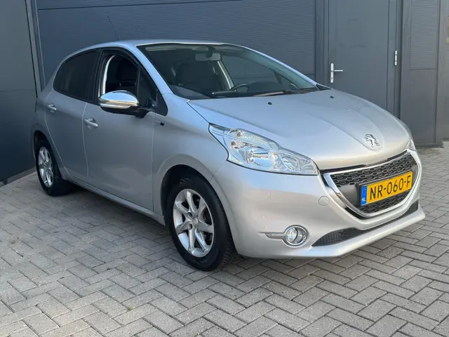 Peugeot 208 1.2 VTi Active / 5 Deurs / Pdc 2014 Benzine 3