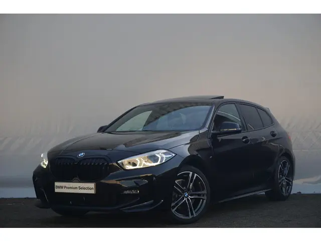 BMW 1 Serie 118i 2024 Benzine 25