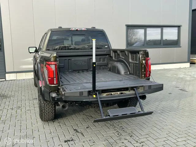 Ford F-150 USA Raptor R 5.2 V8 Supercharged 2024 Benzine 11
