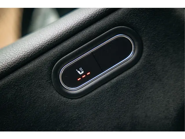 Mercedes-Benz A-Klasse 250 e 2020 Hybride Benzine 26