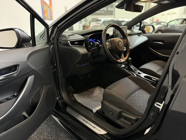 Toyota Corolla 1.8 Hybrid TeamD 2022 Hybride Benzine 20