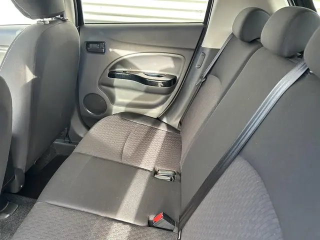 Mitsubishi Space Star 1.0 Active 2019 Benzine 18