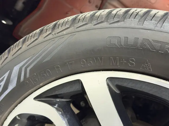 Renault Captur 0.9 TCe Helly Hansen NAP 2015 Benzine 21