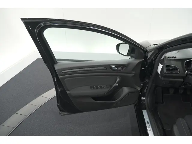 Renault Mégane Estate TCe 110 Limited 2020 Benzine 37