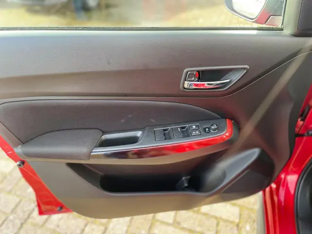 Suzuki Swift 1.4 Sport Smart Hybrid 2020 Benzine 8