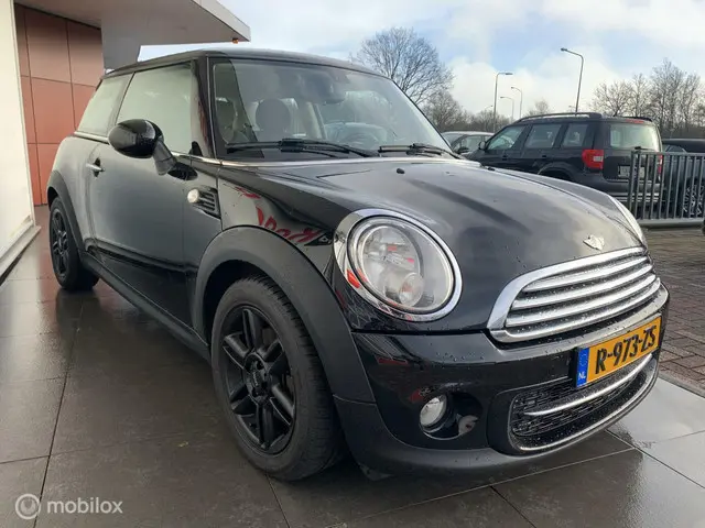 MINI Cooper Mini 1.6 D Business Line, Navigatie 2012 Diesel 3