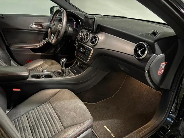 Mercedes-Benz CLA 200 PANO PDC AMG 2014 Benzine 28