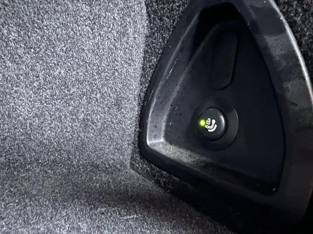 BMW 3 Serie 330e 2020 Hybride Benzine 11