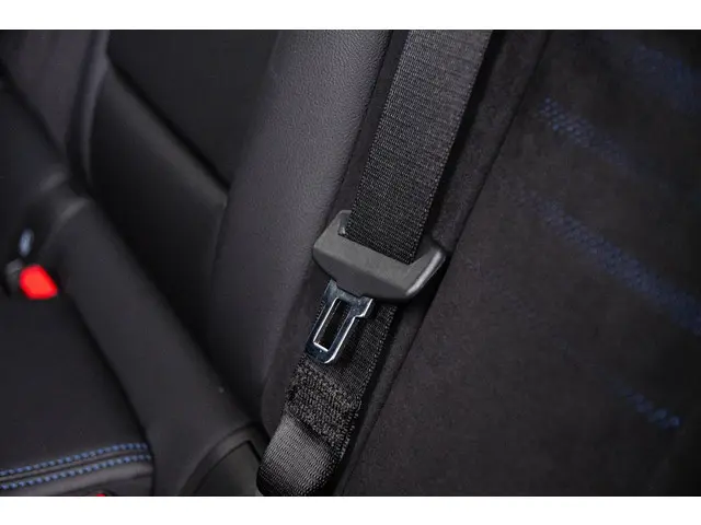 BMW 3 Serie 330e 2024 Hybride Benzine 26