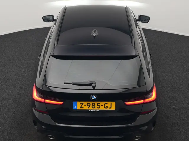 BMW 3 Serie Touring 320i M Sport 184pk 2021 Benzine 38