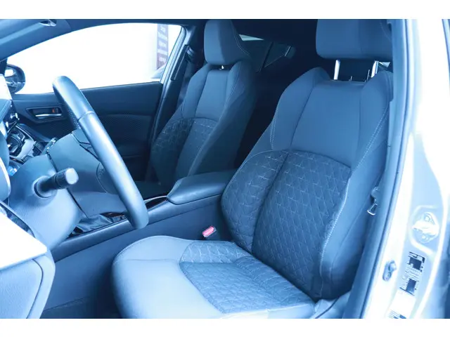 Toyota C-HR 1.8 Hybrid Business Plus 2021 Hybride Benzine 7