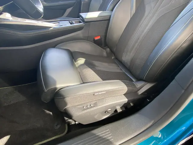 Peugeot 408 1.6 Hybrid GT 2023 Hybride Benzine 9