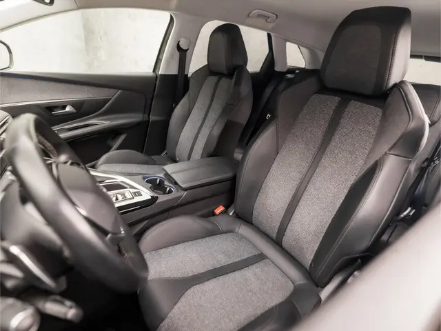Peugeot 3008 1.2 PureTech Sport 2020 Benzine 11
