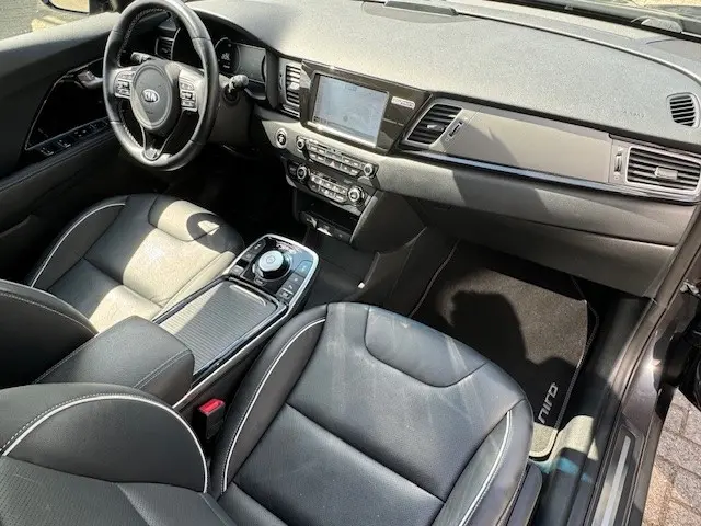 Kia e-Niro ExecutiveLine 64 kWh 2020 Elektrisch 17