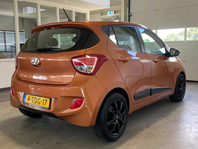 Hyundai i10 1.0i i-Motion Comfort Plus 2014 Benzine 4