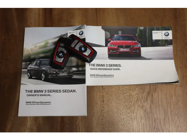 BMW 3 Serie 335i High Executive 2012 Benzine 6