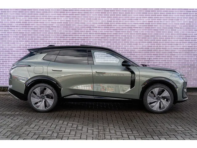 Lynk & Co 08 1.5 More 2025 Hybride Benzine 16