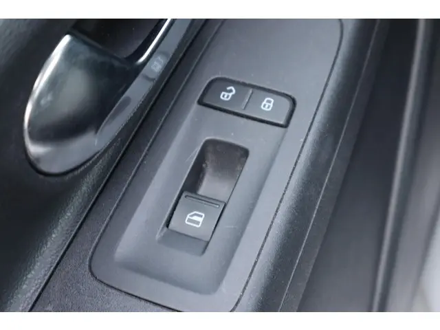 Volkswagen up! 1.0 move up! 2012 Benzine 18