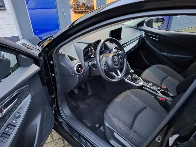Mazda 2 1.5 Skyactiv-G Sportive 2022 Benzine 7