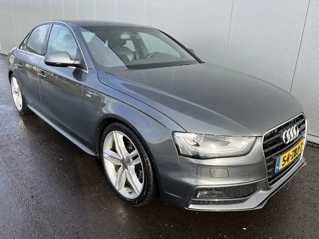 Audi A4 Limousine 1.8 TFSI S Edition 2012 Benzine 9
