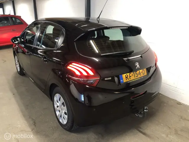 Peugeot 208 1.2 PureTech Active 2016 Benzine 7