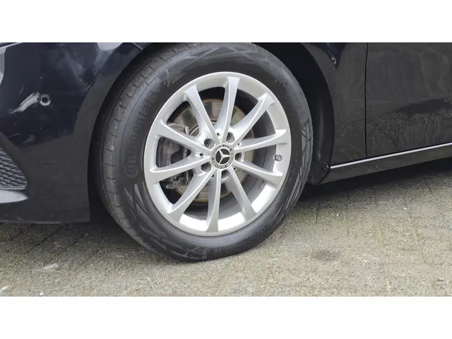 Mercedes-Benz A-Klasse 200 Luxury Line 2022 Benzine 12