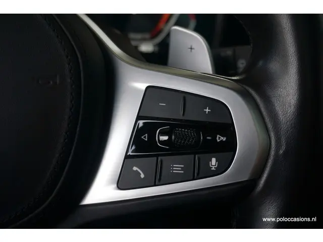 BMW 3 Serie Touring 318i 2020 Benzine 16