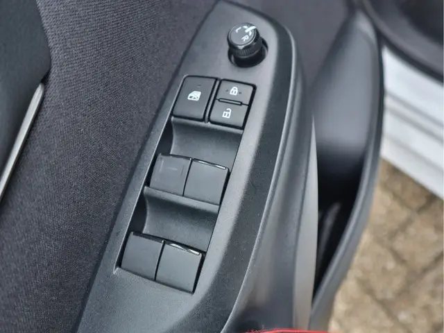 Toyota Yaris 1.5 Hybrid Dynamic 2023 Hybride Benzine 17