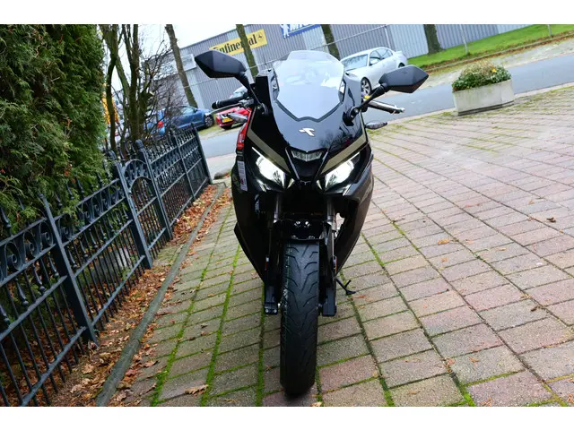 Yamaha YZF R125 TRMOTOR 125 GP-ONE [A1 A2] 2025 Benzine 25