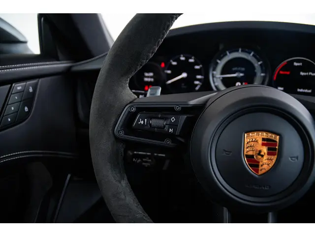 Porsche 911 3.0 Carrera 4 GTS 2022 Benzine 53