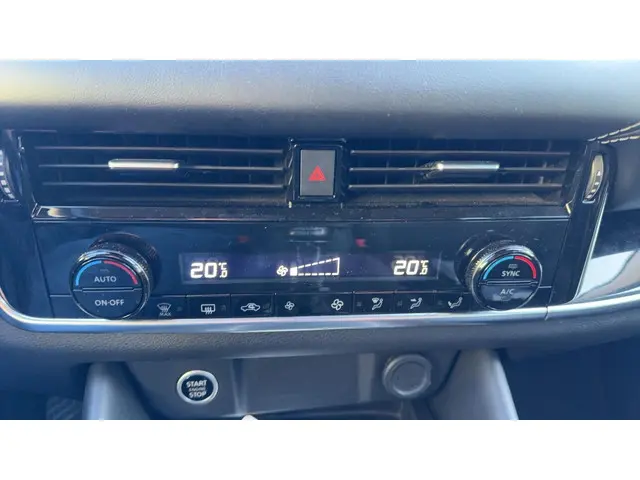 Nissan QASHQAI 1.3 MHEV N-Connecta 2023 Benzine 11