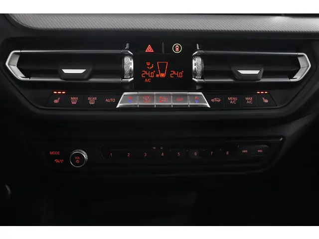 BMW 1 Serie 118i Executive Edition 2021 Benzine 6