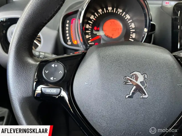 Peugeot 108 1.0 e-VTi Allure 2021 Benzine 19