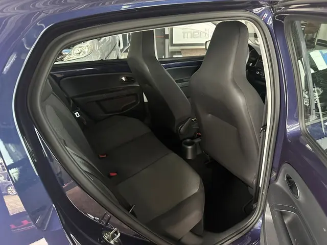 Volkswagen up! 1.0 move up! BlueM. 2015 Benzine 8