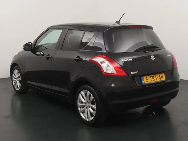 Suzuki Swift 1.2 Exclusive Automaat 2014 Benzine 3