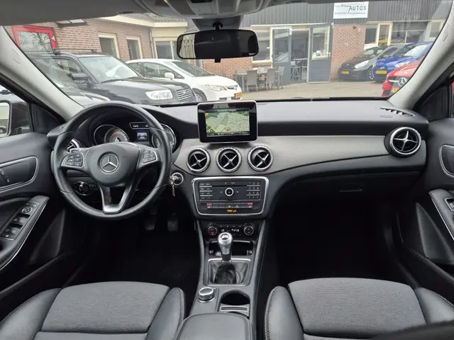 Mercedes-Benz GLA 200 Ambition 2015 Benzine 3