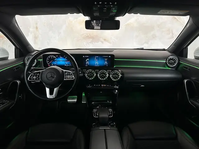 Mercedes-Benz A-Klasse 220 2019 Benzine 13