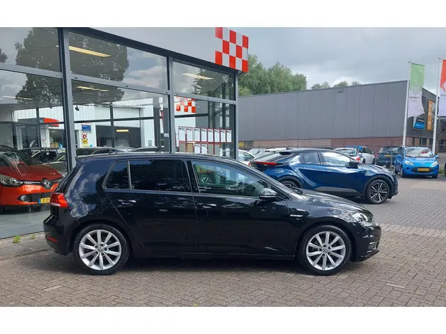 Volkswagen Golf 1.5 TSI Highline 2019 Benzine 2