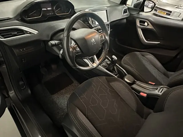 Peugeot 2008 1.2 PureTech Active 2016 Benzine 14