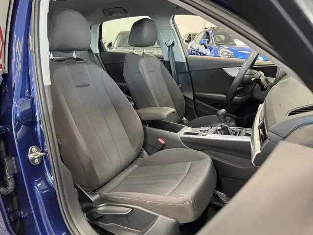 Audi A4 Limousine 1.4 TFSI Pro Line 2016 Benzine 14