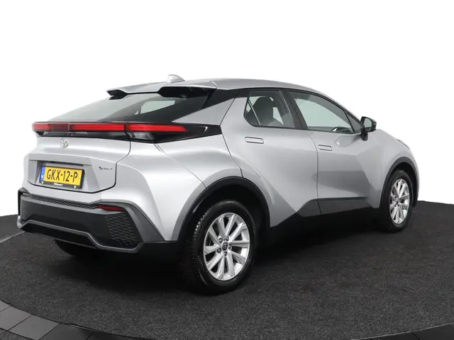 Toyota C-HR 1.8 Hybrid 140 Active 2024 Hybride Benzine 2